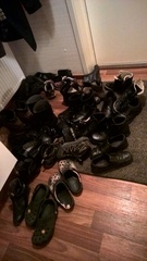 Miittiläisiä oli niin paljon, että eteinen täyttyi kengistä :) Kuva: Karoliina Mäkelä.