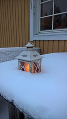 Sunnuntaiaamuna lumen määrä taisi yllättää osan miittiläisitä. Kuva: Karoliina Mäkelä.