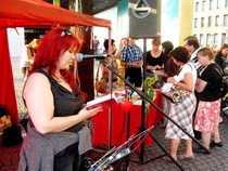 Taiteiden yön 2005 tunnelmia. Kuvaaja: Karoliina Mäkelä